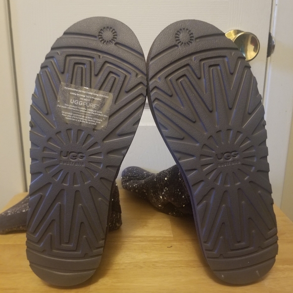 UGG Australia Camaya Charcoal/Gray Sequin Boots - Picture 4 of 6